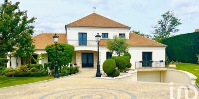 4 bedroom  Villa for sale in Éragny, France