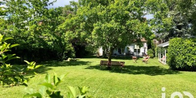 8 room  Villa for sale in Saint-Cloud, France