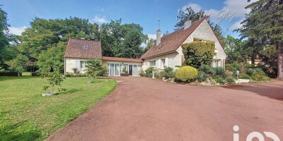 8 room  Villa for sale in Lamorlaye, Hauts-de-France
