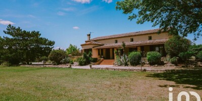 9 room  Villa for sale in Cavaillon, French Riviera