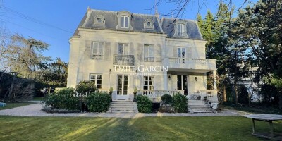 11 room  House for sale in Maisons-Laffitte, France