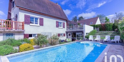 Villa for sale in Osny, France