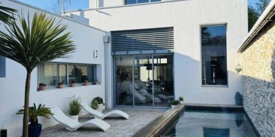 4 bedroom  Villa for sale in Lagord, France