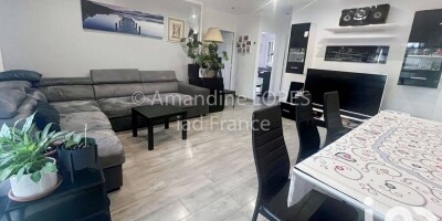 Villa for sale in Boissy-Saint-Léger, France