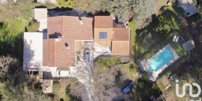 Villa for sale in Auriol, France