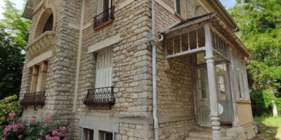 10 room  Villa for sale in Fontainebleau, France