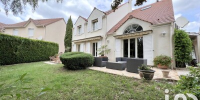 9 room  Villa for sale in Thiais, France
