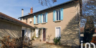 Villa for sale in Craponne, France