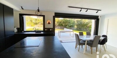4 bedroom  Villa for sale in Saint-Raphaël, France