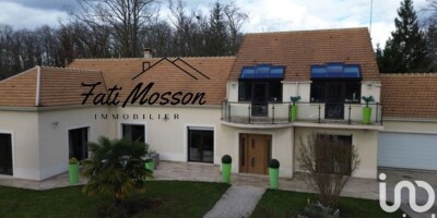 5 bedroom  Villa for sale in Lamorlaye, Hauts-de-France