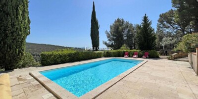 9 room  House for sale in La Ciotat, France