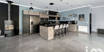 4 bedroom  Villa for sale in Limeil-Brévannes, France