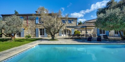 9 room Detached House for sale in Arles, French Riviera