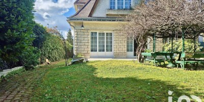 6 room  Villa for sale in L'Haÿ-les-Roses, Île-de-France