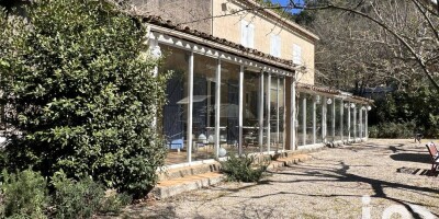 6 room  Villa for sale in Auriol, French Riviera