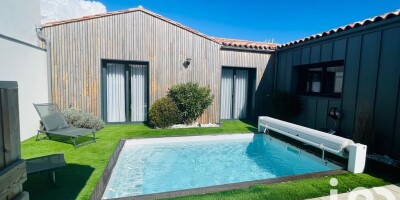 Villa for sale in Dompierre-sur-Mer, France