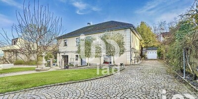 Villa for sale in Yerres, France