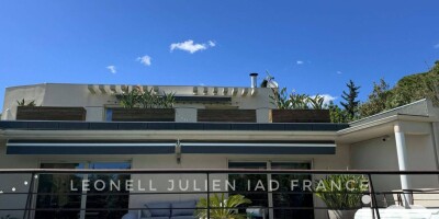 6 bedroom  Villa for sale in Toulon, France
