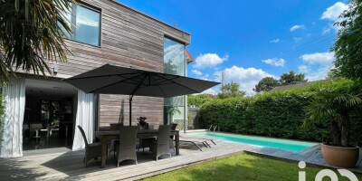 8 room  Villa for sale in Sucy-en-Brie, France