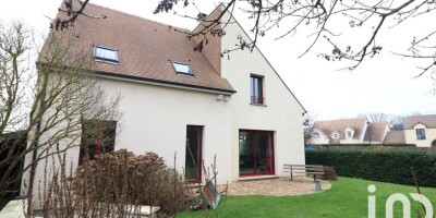 Villa for sale in Magny-les-Hameaux, Île-de-France