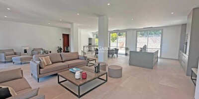 6 room  House for sale in Mougins, French Riviera