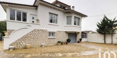 Villa for sale in Yerres, France