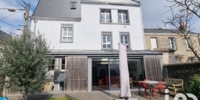 8 room  Villa for sale in Tours, France