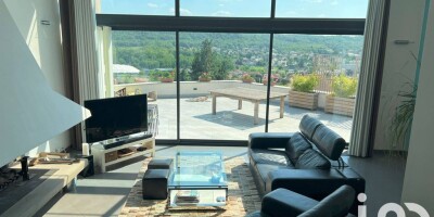 Villa for sale in Marcoussis, France