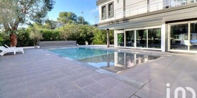 Villa for sale in Saint-Raphaël, French Riviera