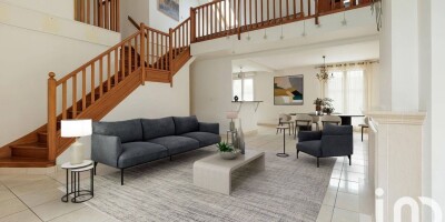 Villa for sale in Orgeval, Île-de-France