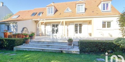 Villa for sale in Saint-Prix, France