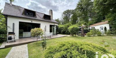 4 bedroom  Villa for sale in Bois-le-Roi, France