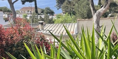 6 room  House for sale in Marseille, French Riviera