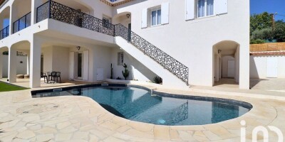 Villa for sale in Plan-de-Cuques, France