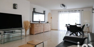 Villa for sale in Saint-Brice-sous-Forêt, France