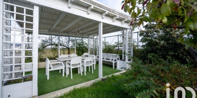 6 room  Flat for sale in Châtenay-Malabry, France