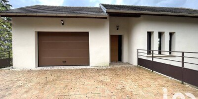 4 bedroom  Villa for sale in Palaiseau, France