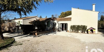Villa for sale in Aix-en-Provence, France