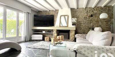 5 bedroom  Villa for sale in Roncq, France