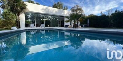 6 room  Villa for sale in Pessac, Nouvelle-Aquitaine