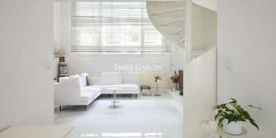 5 room  Flat for sale in Belleville, Père-Lachaise, Ménilmontant, Paris, Île-de-France