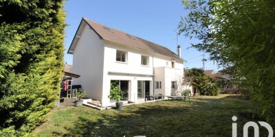 Villa for sale in Verneuil-sur-Seine, France