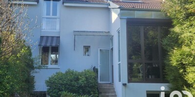 3 bedroom  Villa for sale in Saint-Maur-des-Fossés, France
