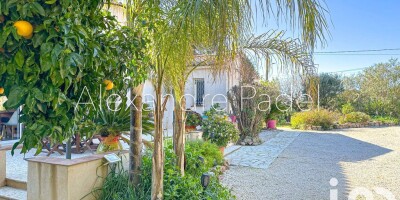 Villa for sale in Carqueiranne, French Riviera