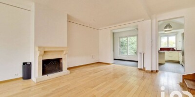 Villa for sale in Rueil-Malmaison, France
