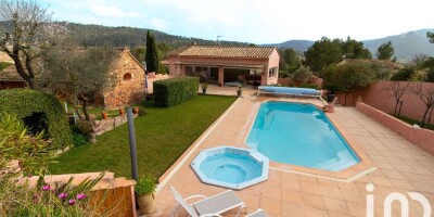 6 room  Villa for sale in La Crau, France