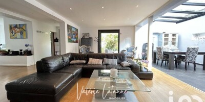 3 bedroom  Villa for sale in Saint-Maur-des-Fossés, Île-de-France