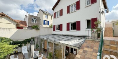 4 bedroom  Villa for sale in Colombes, France