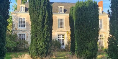 11 room  House for sale in Château-Gontier, France
