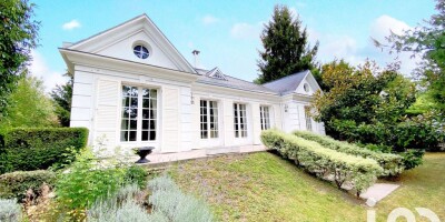 7 room  Villa for sale in La Celle-Saint-Cloud, France